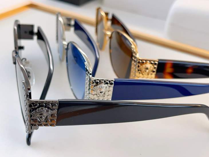 Picture of Versace Sunglasses _SKUfw80049153fw
